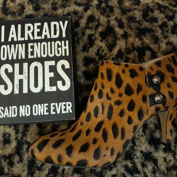 vince camuto vemmey booties